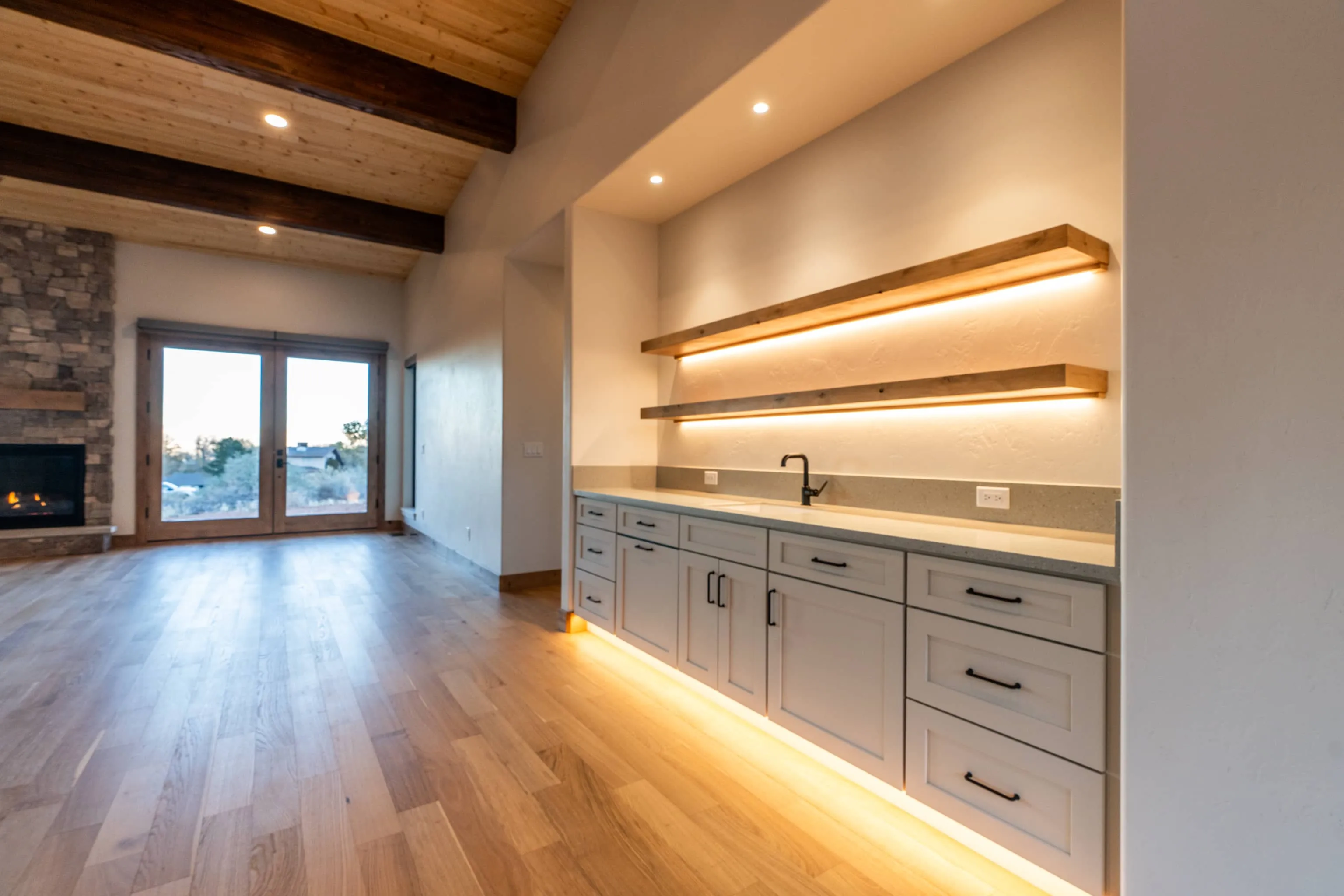 Monument Canyon | Total Floors