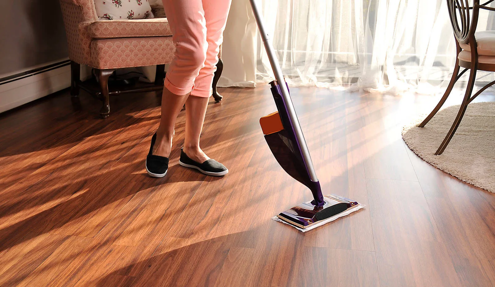 LaminateCare-banner-img Laminate Care | Total Floors
